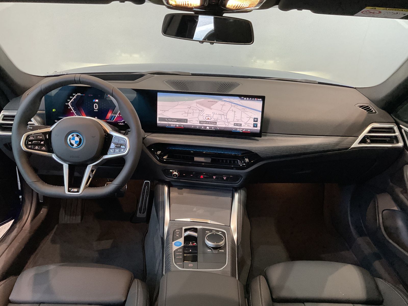 Fahrzeugabbildung BMW i4 xDrive40 *AHK *Glasdach *M Sportpaket pro