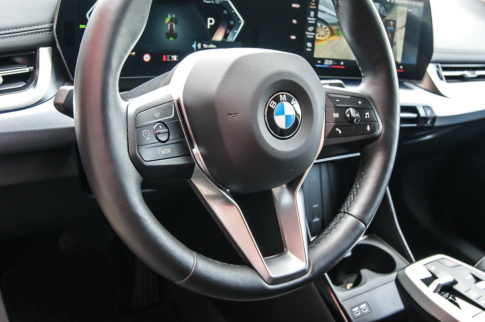 Fahrzeugabbildung BMW 223 Active Tourer i xDrive LEDER HEAD-UP WINTER