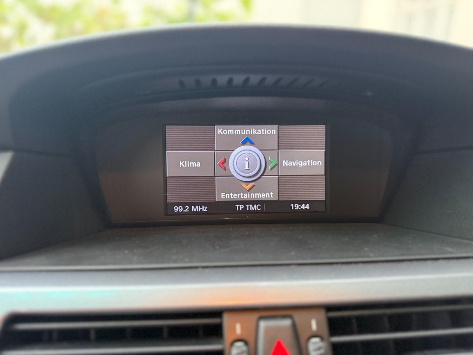 BMW 525 2008 — photo 11