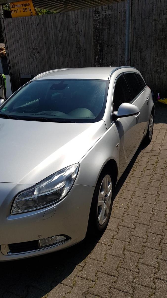 Opel Insignia 2011 — rear view