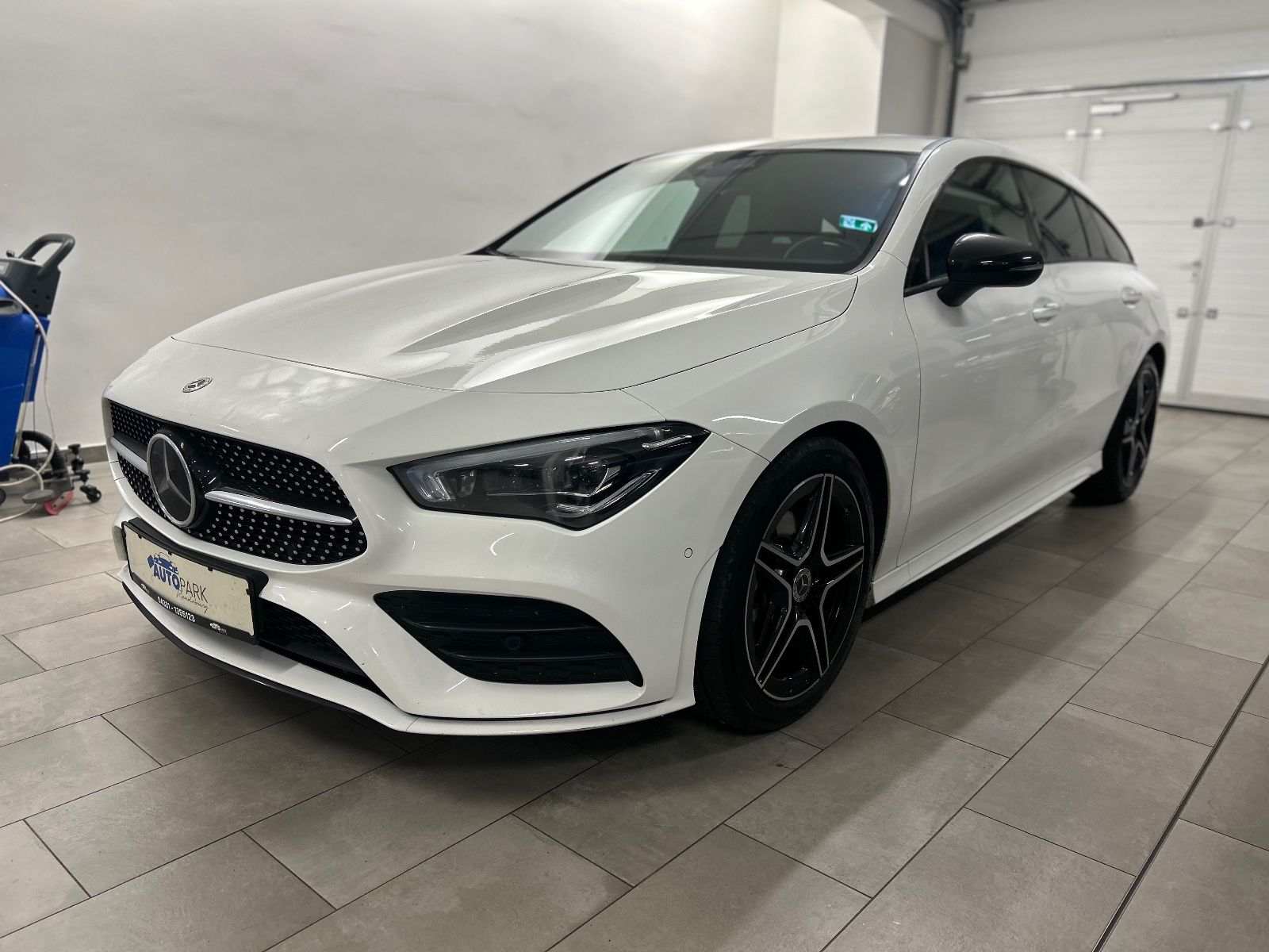MERCEDES-BENZ CLA 200 d Shooting Brake AMG Line