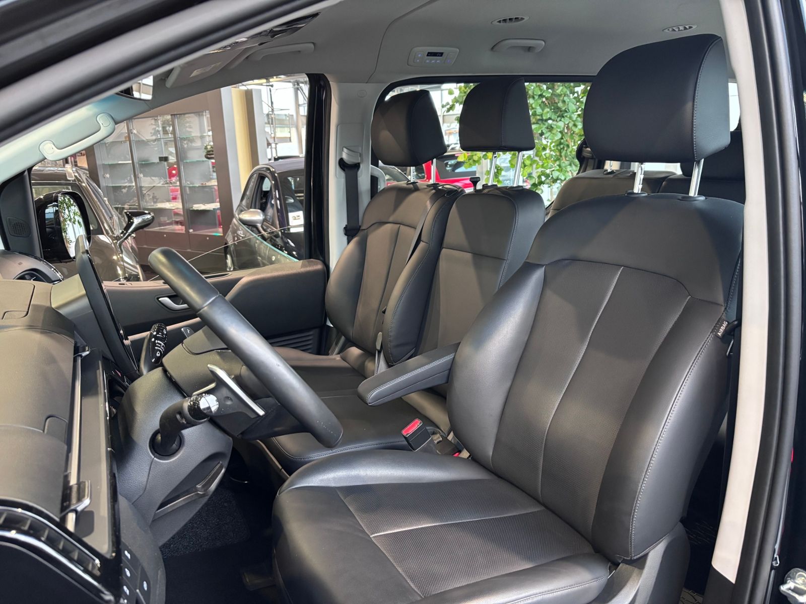 Fahrzeugabbildung Hyundai STARIA Trend 2WD SHZ LED NAVI ALU