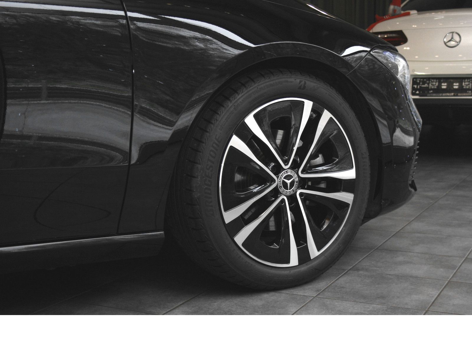 Fahrzeugabbildung Mercedes-Benz CLA 180 Shooting Brake Progres. Advanced *Pano-D