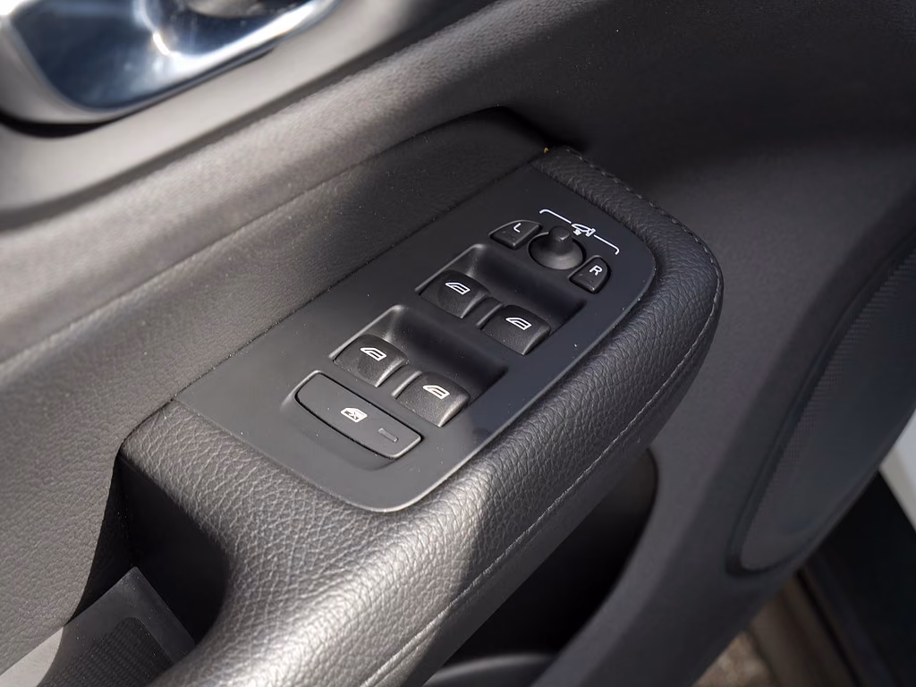 Volvo V60 Cross Country B5 AWD Pro, миниатюра 16