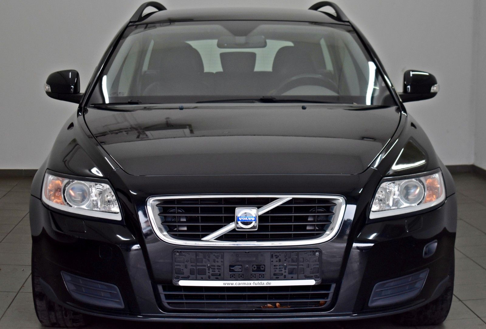 Fahrzeugabbildung Volvo V50 Kombi 2.0 F Kinetic Leder,SH,8 fach bereift