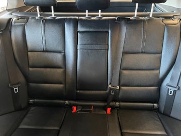 MYAUTOCENTER – Gebraucht- und Jahreswagen mit Werkstattservice in Pfaffenhofen Mercedes-Benz GLK 350 CDI 4Matic *Navi*Klima*AHK*SHZ*