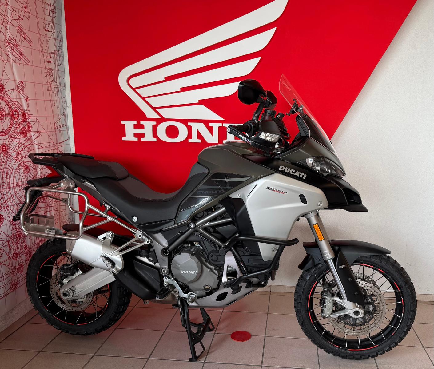 Ducati Multistrada 1200 Enduro *Scheckheftgepflegt*