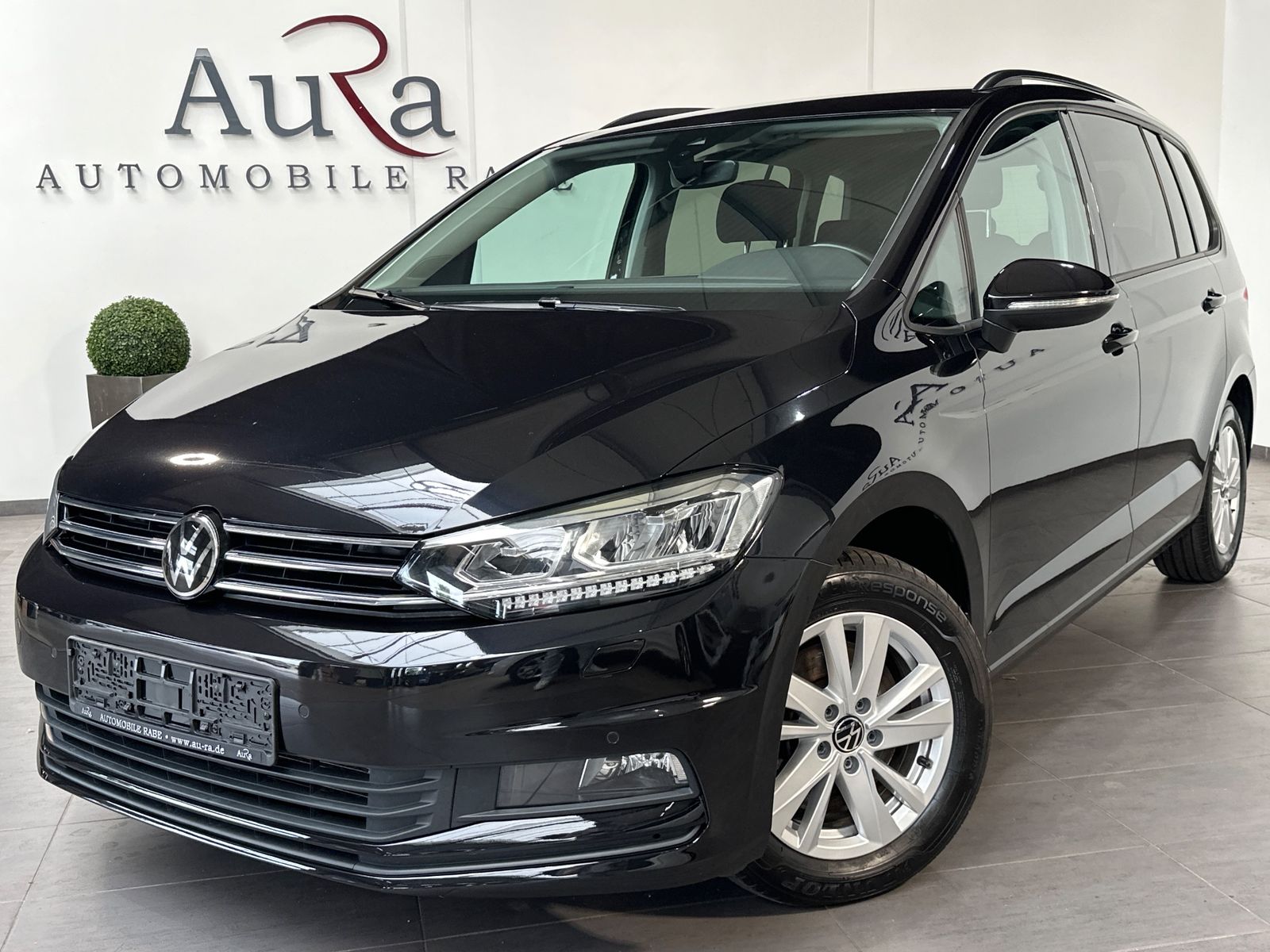 Fahrzeugabbildung Volkswagen Touran 2.0 TDI DSG Comfortline NAV+ACC+KAMERA+PP
