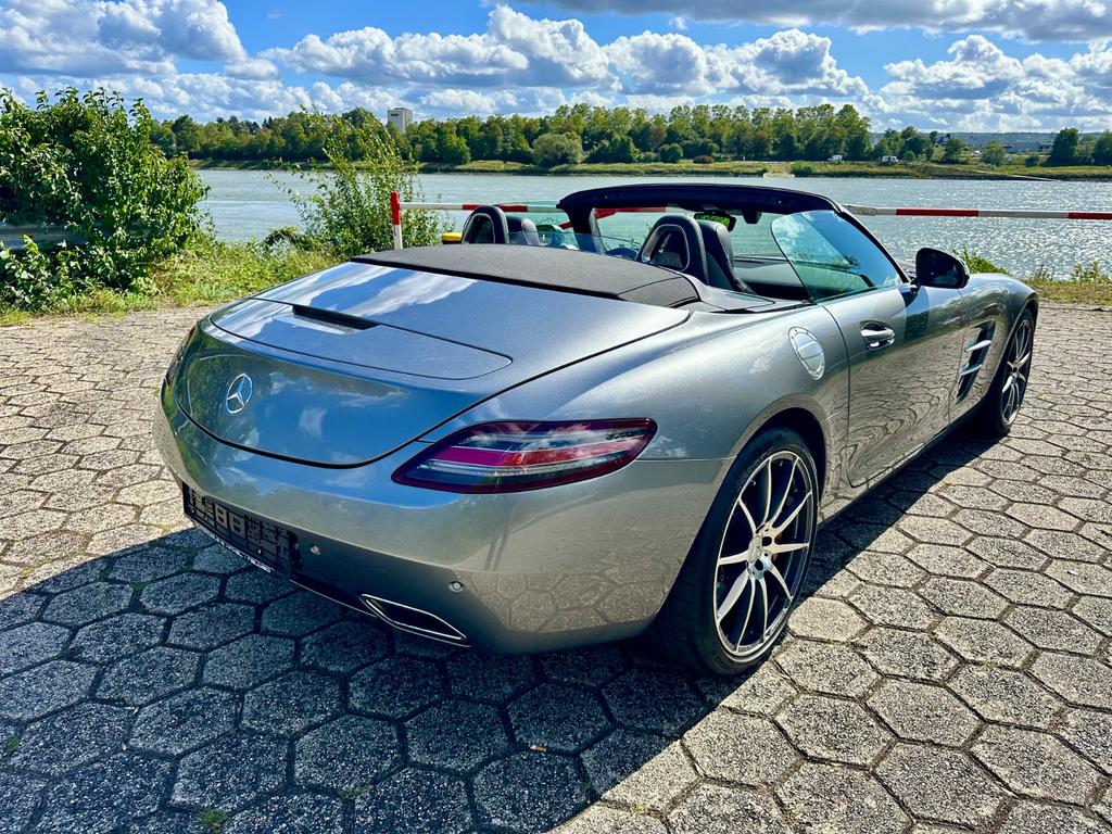 Mercedes-Benz SLS AMG