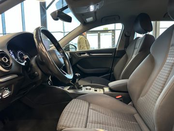 MYAUTOCENTER – Gebraucht- und Jahreswagen mit Werkstattservice in Pfaffenhofen Audi A3 Sportback sport *1. Hand*Klima*Navi*Xenon*BT*