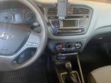 Hyundai i20 1.2 GO #SCHECKHEFT GEPFLEGT #TÜV NEU #1.HAND - Hyundai i20: Schwarz