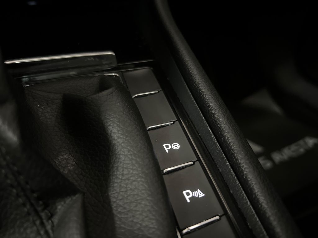 Skoda SUPERB STYLE/ 1.HAND/ GARANTIE/ PANO/ ASSIST. Skoda SUPERB STYLE/ 1.HAND/ GARANTIE/ PANO/ ASSIST.