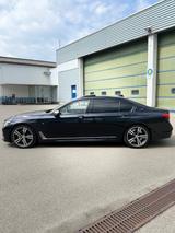 BMW M760Li V12 609PS |Vollausst|Laser|Massage - BMW M760 Gebrauchtwagen