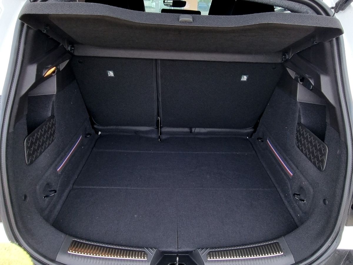 Fahrzeugabbildung Renault R 4 E-Tech elektrisch Iconic 150 Comfort Range