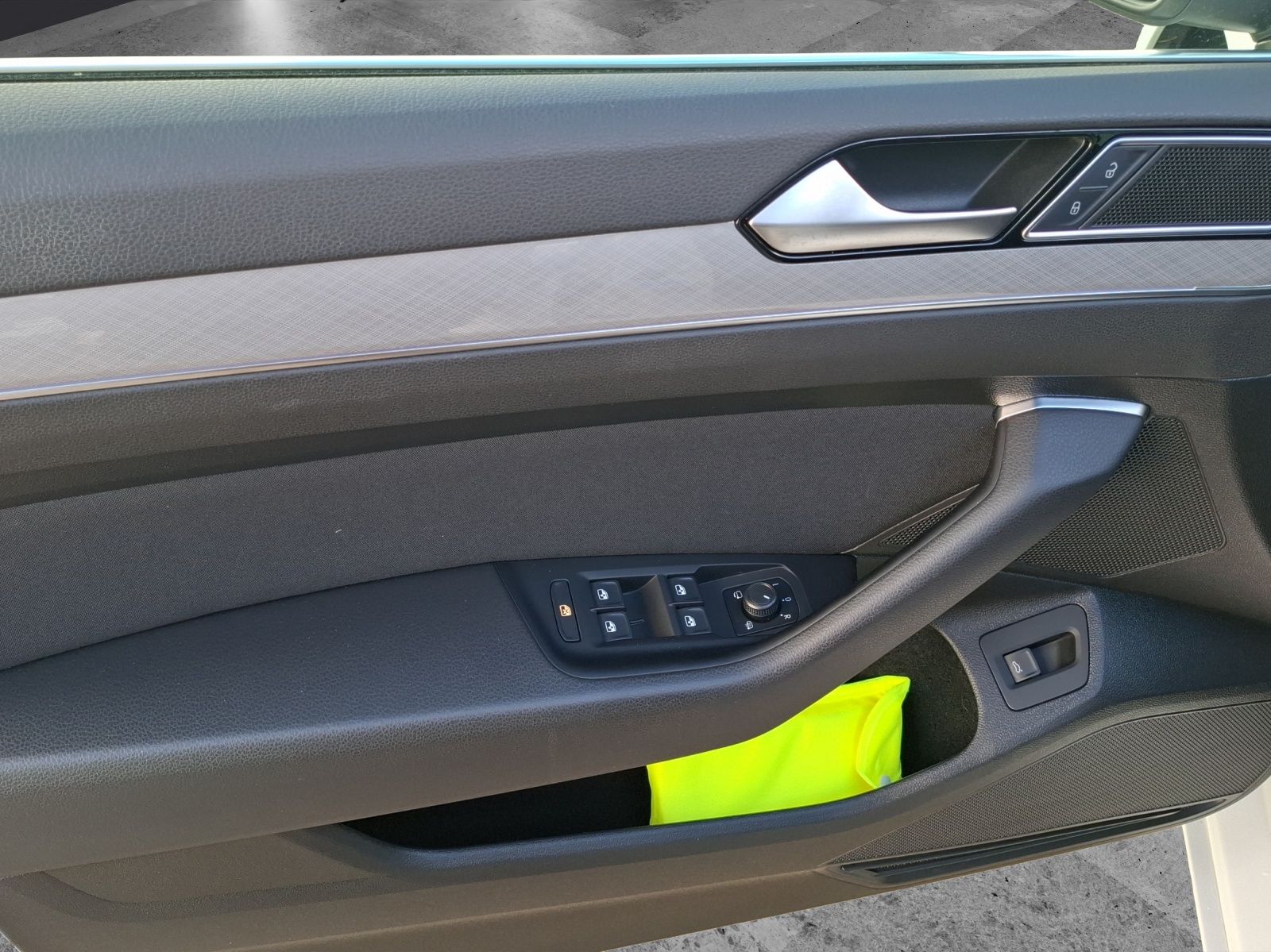Fahrzeugabbildung Volkswagen Passat Variant TDI Business DSG Matrix Navi AID