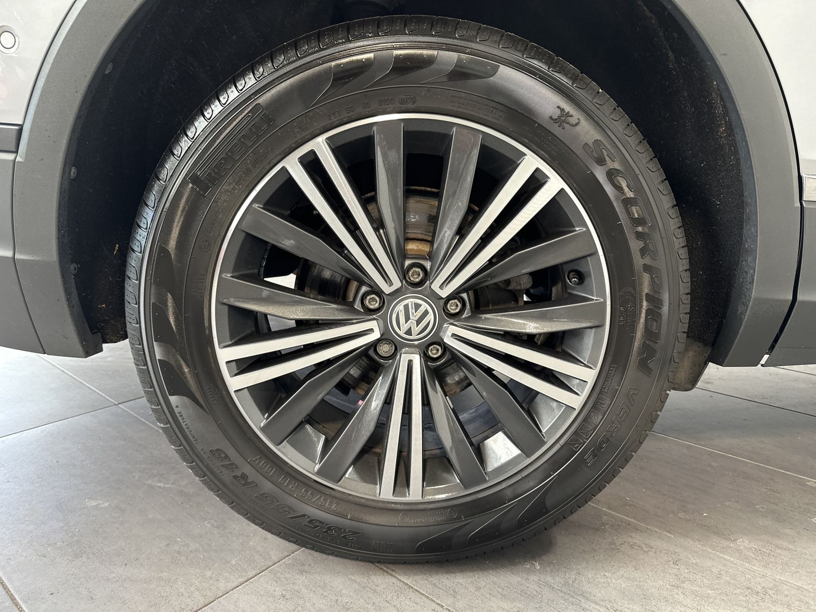 Fahrzeugabbildung Volkswagen Tiguan Allspace 2.0 TDI DSG IQ NAV+LED+PANO+HUD