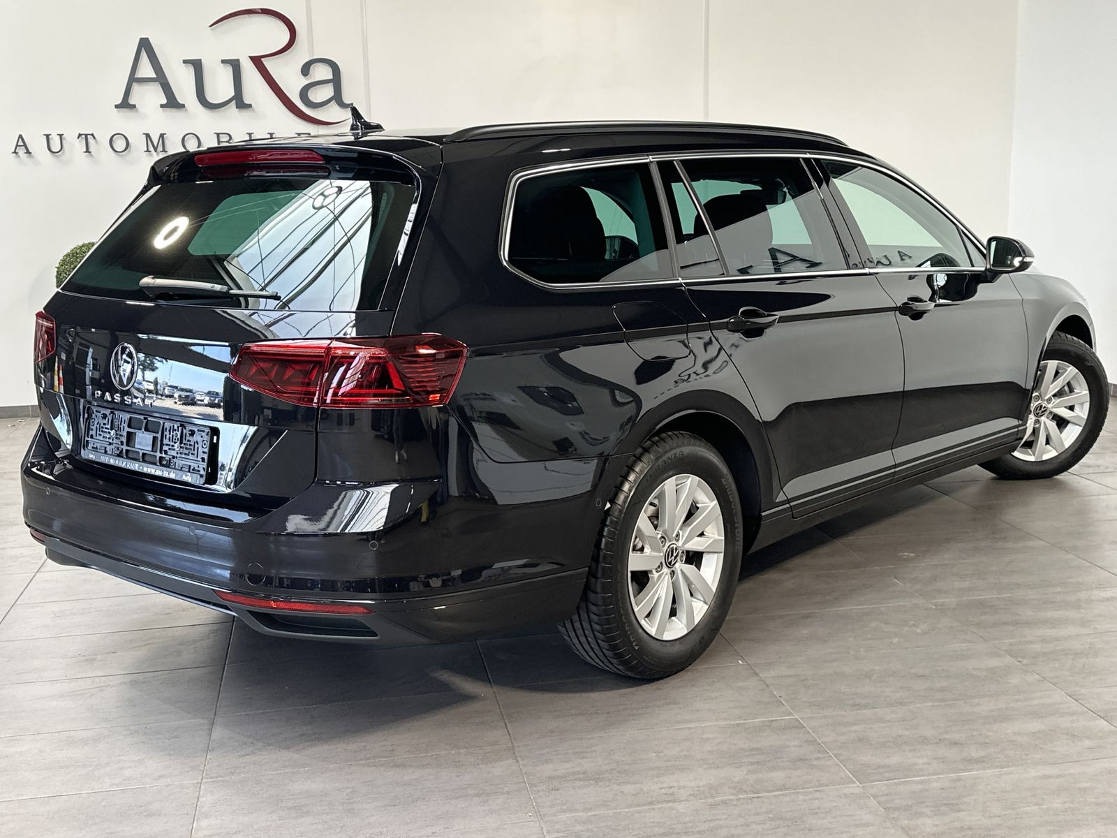 Fahrzeugabbildung Volkswagen Passat Variant Business NAV+IQ-LIGHT+DIGDISPLAY