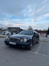 Mercedes-Benz Mercedes Benz e220 cdi - gebrauchte Mercedes-Benz E 220 aus dem Jahr 2002