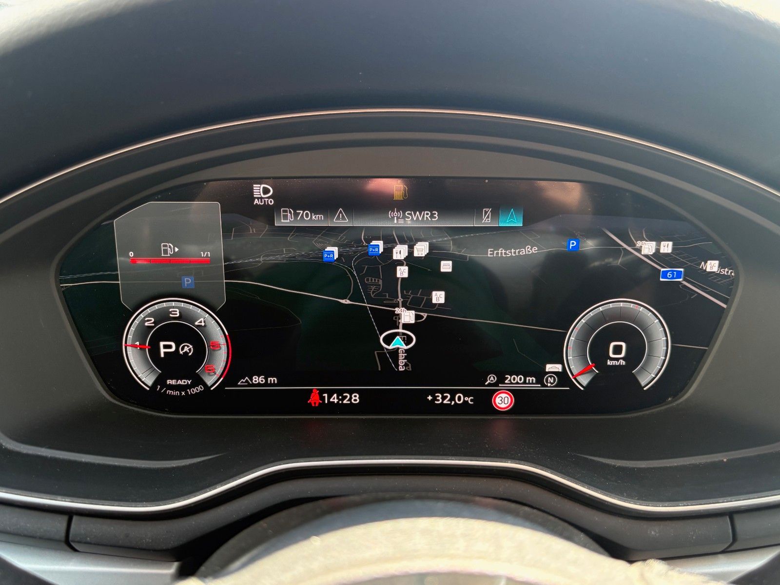 Fahrzeugabbildung Audi A4 Avant 35 TDI advanced Aut Navi LED AHK Kamera