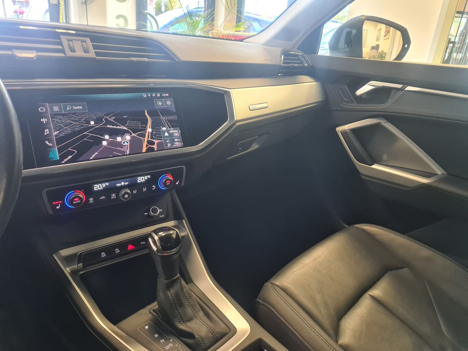 Fahrzeugabbildung Audi Q3 35 TFSI advanced / LED / AHK / KAMERA