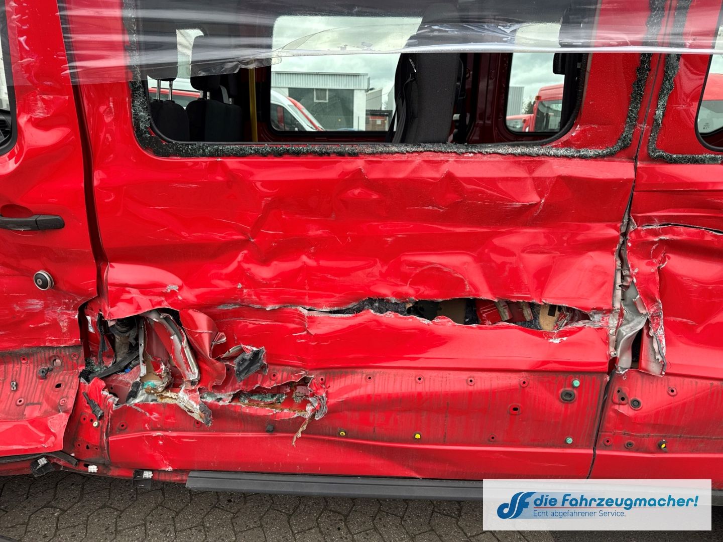 Fahrzeugabbildung Ford Transit Kombi 350 L3 Trend *TOTALSCHADEN *9058