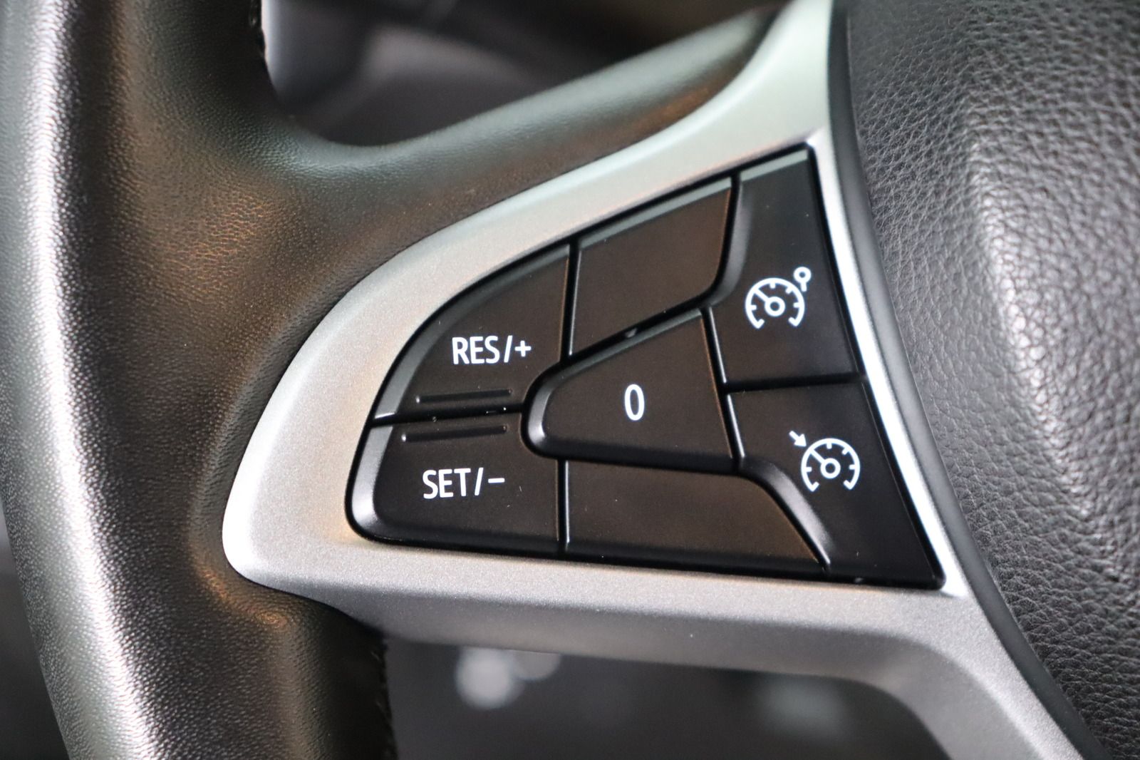 Fahrzeugabbildung Ford Grand C-Max 1.0 Cool & Connect * Navi * SHZ HU/A