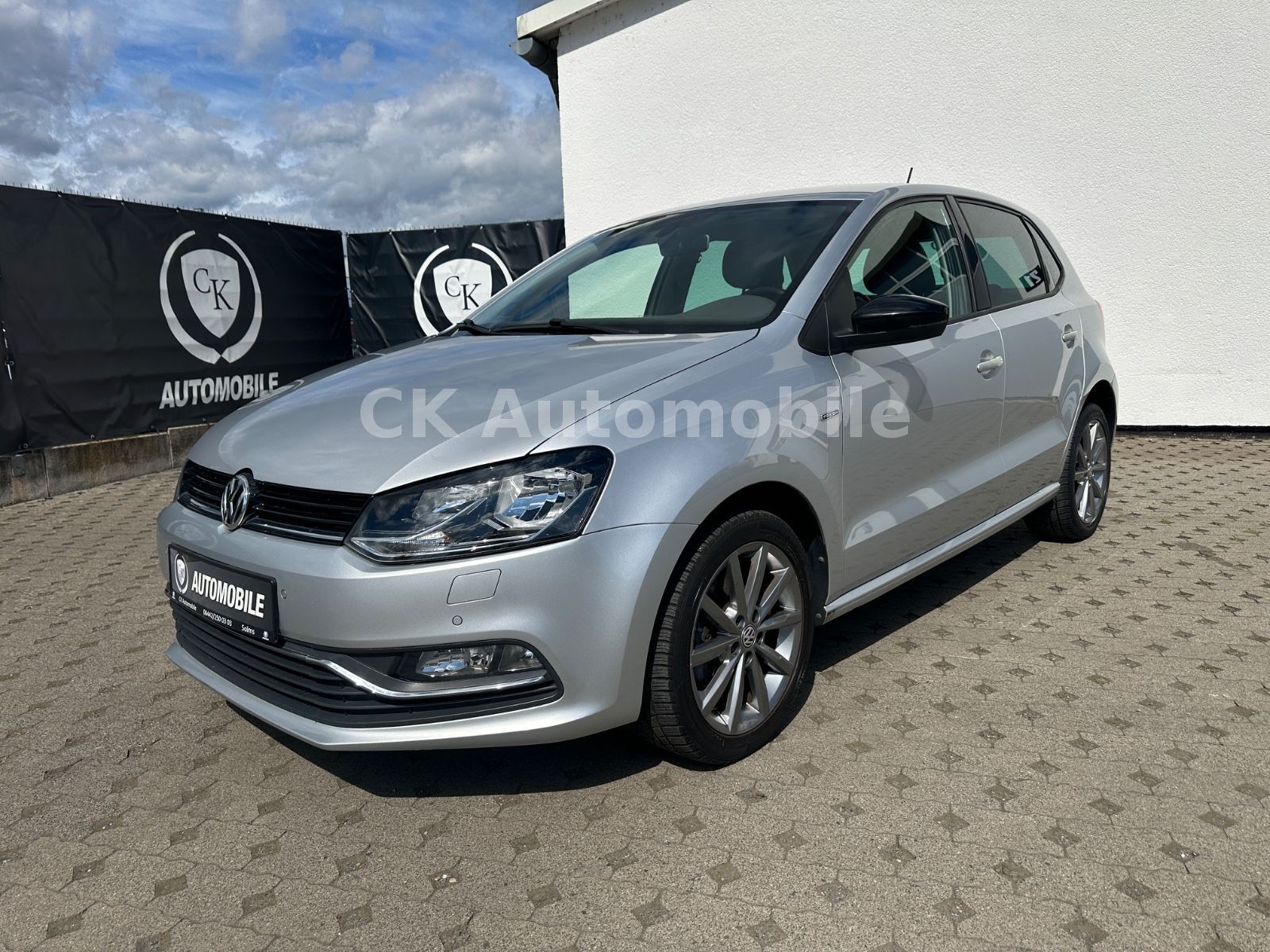 Fahrzeugabbildung Volkswagen Polo V Fresh 1.2 TSI DSG/Klimaanlage/SHZ/PDC