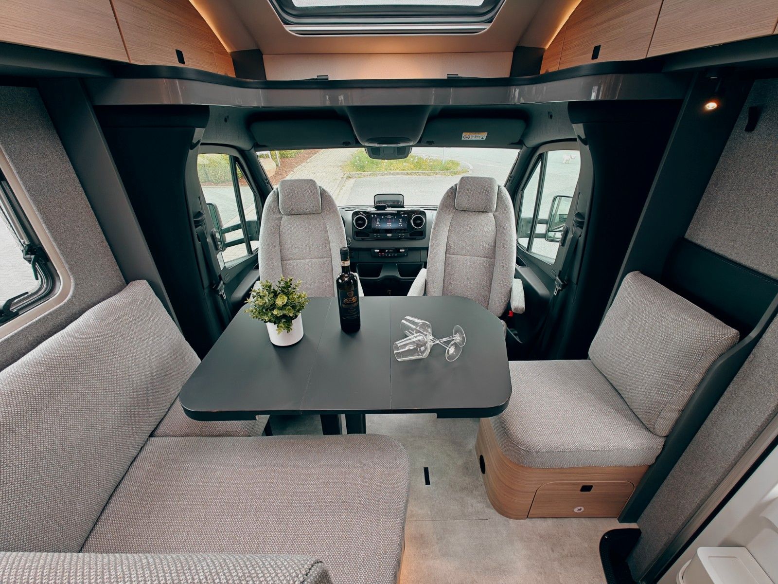 Fahrzeugabbildung HYMER / ERIBA / HYMERCAR B-KLASSE MC T 680 PREMIUM - SOFORT LIEFERBAR!