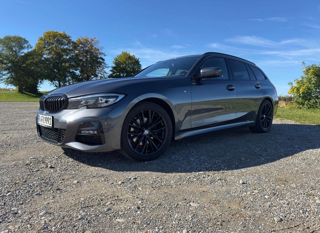 Image of BMW 320