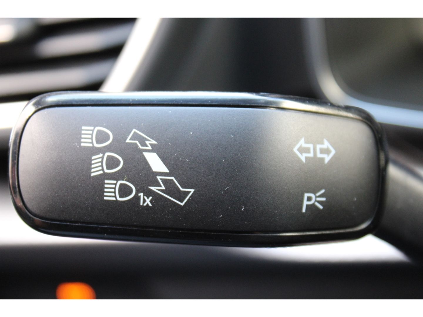 Fahrzeugabbildung SEAT Leon Sportstourer Style LED GRA WiPa RFK FullLin