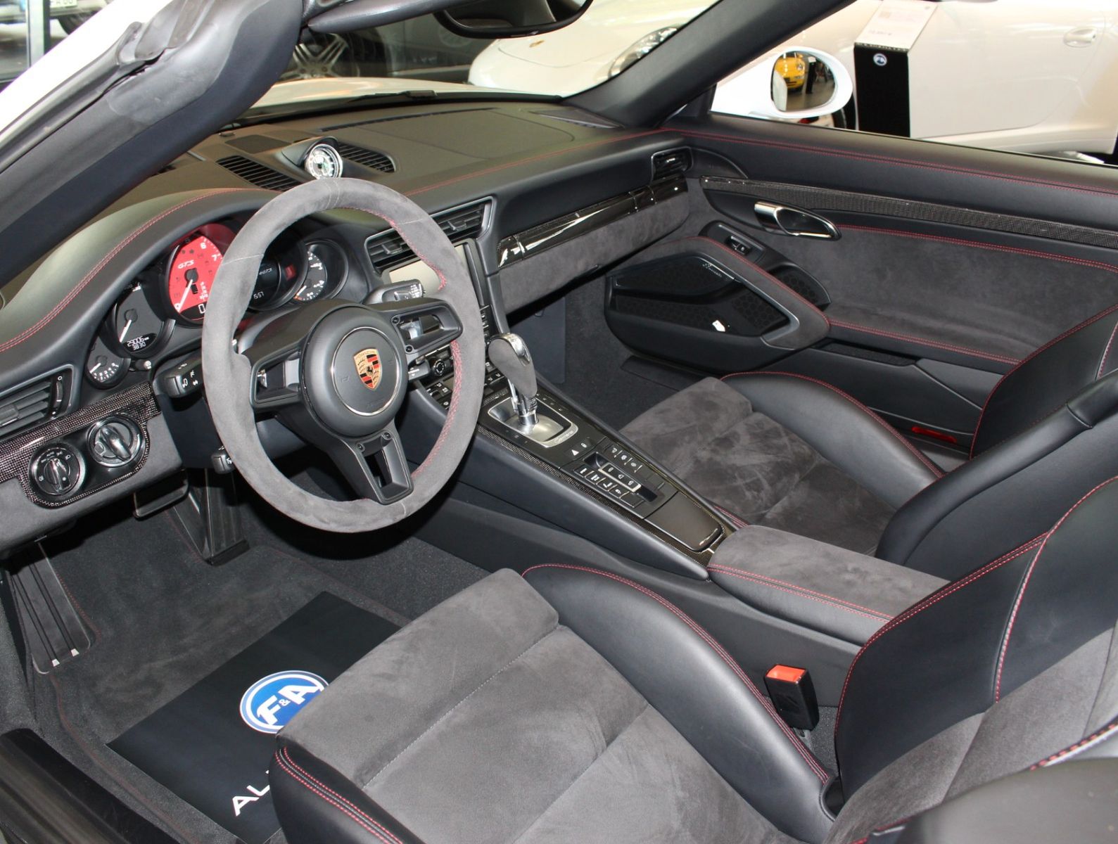 Fahrzeugabbildung Porsche 991 4 GTS Cabrio*Sport Chrono*Carbon*Burmester