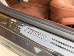 FERRARI 812 Superfast Carbon/Lift/Beifahrerdisplay