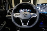 Volkswagen Golf VIII 1.5TSI R-Line Black Style AHK Pano 360