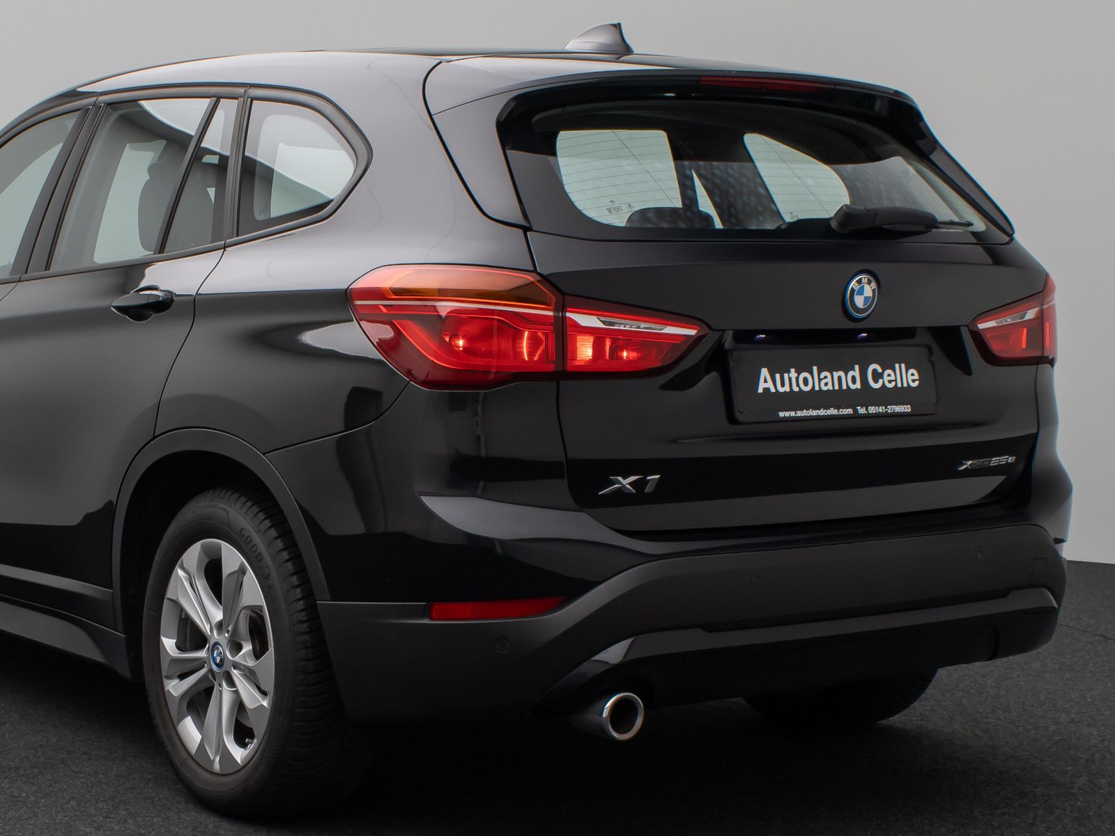 Fahrzeugabbildung BMW X1 xD25e Panorama DAB Navi Parkassistent Sport