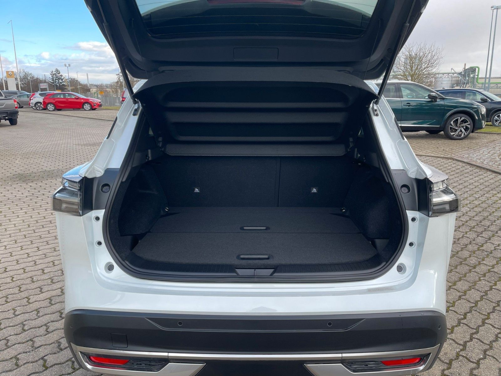 Fahrzeugabbildung Nissan Qashqai 1.3 DIG-T MHEV AT N-Connecta WINTERPAKET