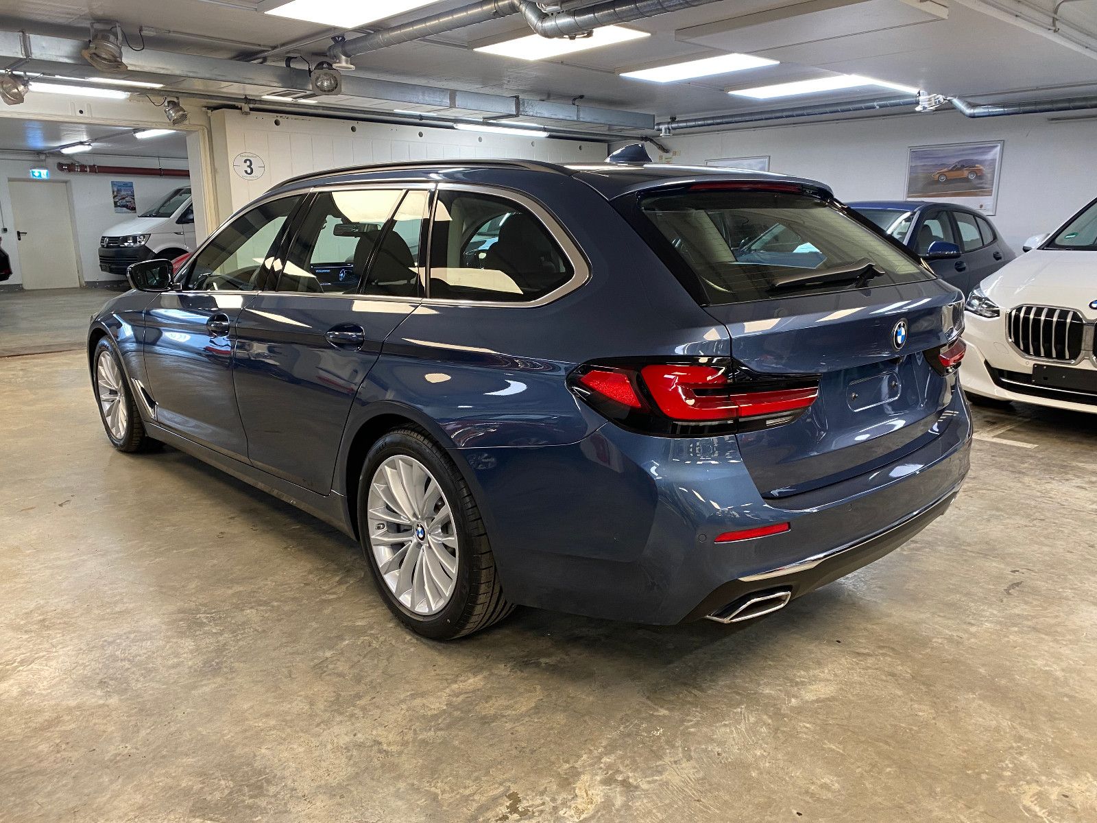 BMW 520 d Touring Luxury Line Standh. Driv. Ass.Prof foto 3