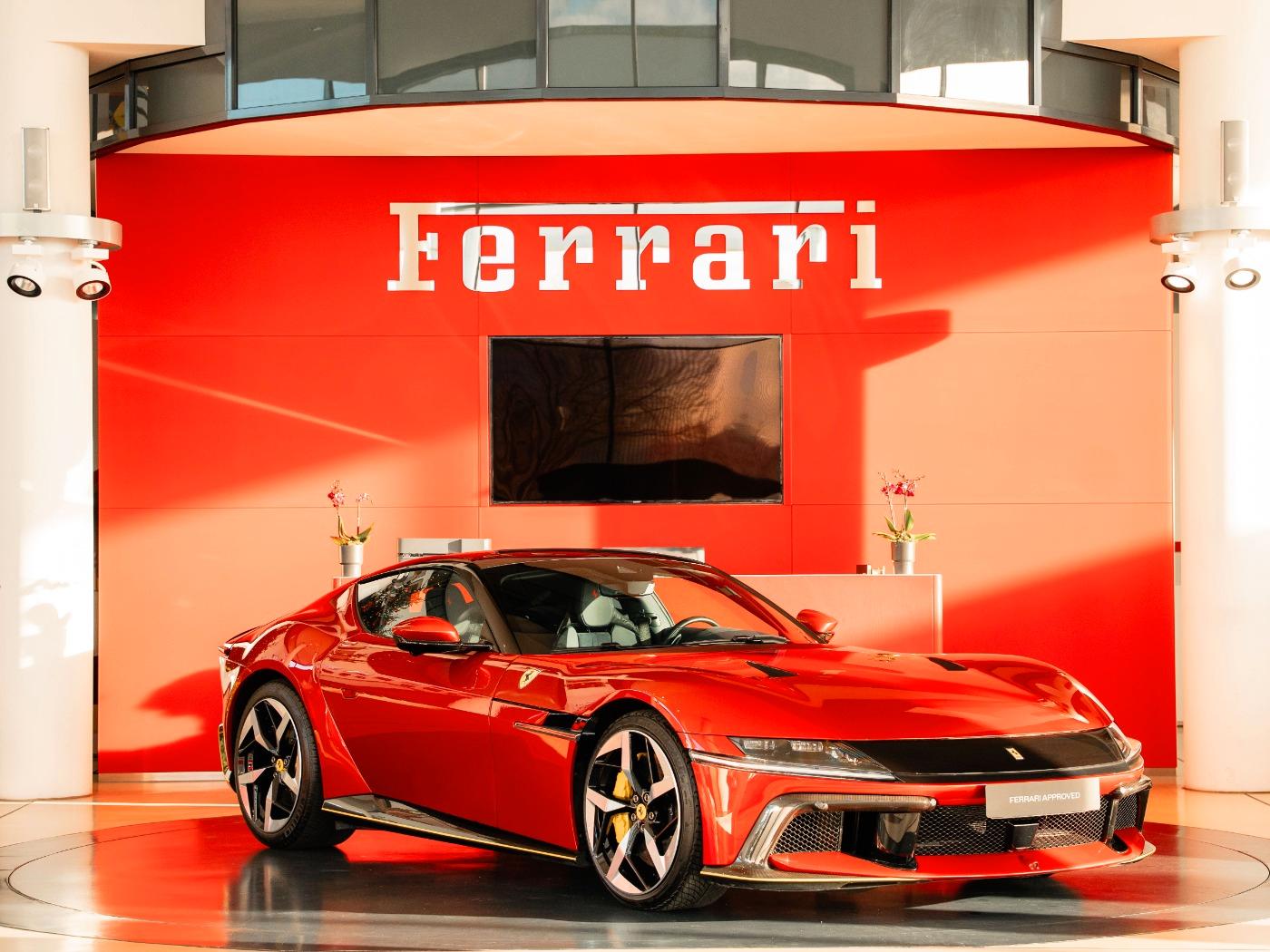 Ferrari 12Cilindri Panoramadach*Lift*HiFi-Burmester