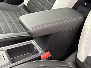 Citroën C3 1.2 110 MAX Kam.+LED+Navi+SHZ+Alcant.+PDC+AUT
