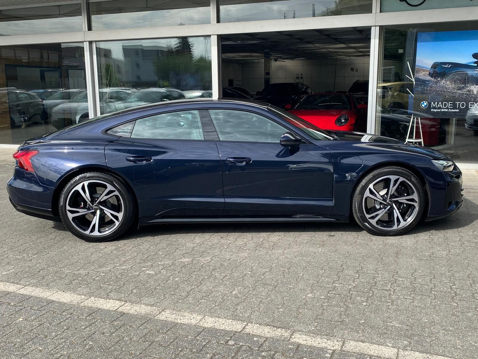 Fahrzeugabbildung Audi RS e-tron GT Quatt BLACK EDIT+PANO+MATR+B&O+KAM+