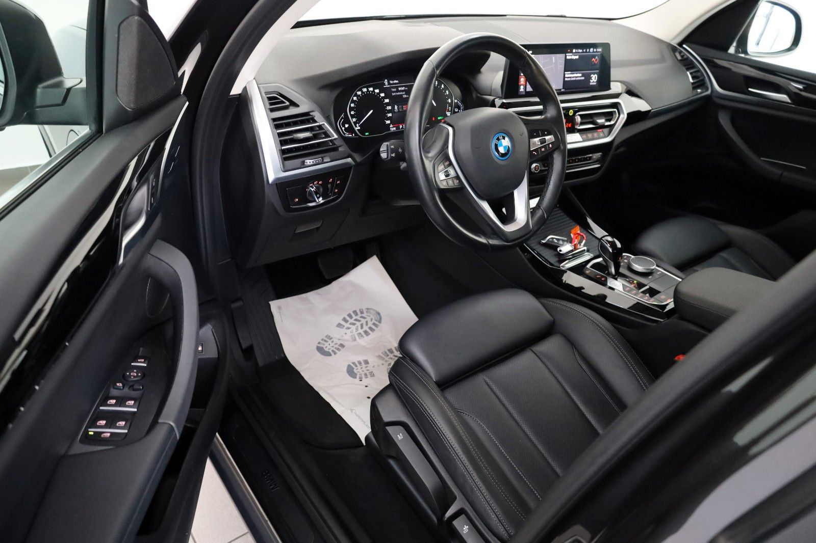 Fahrzeugabbildung BMW X3 xDrive 30e Facelift! Leder,Navi,LED,SH,PDC,Ka