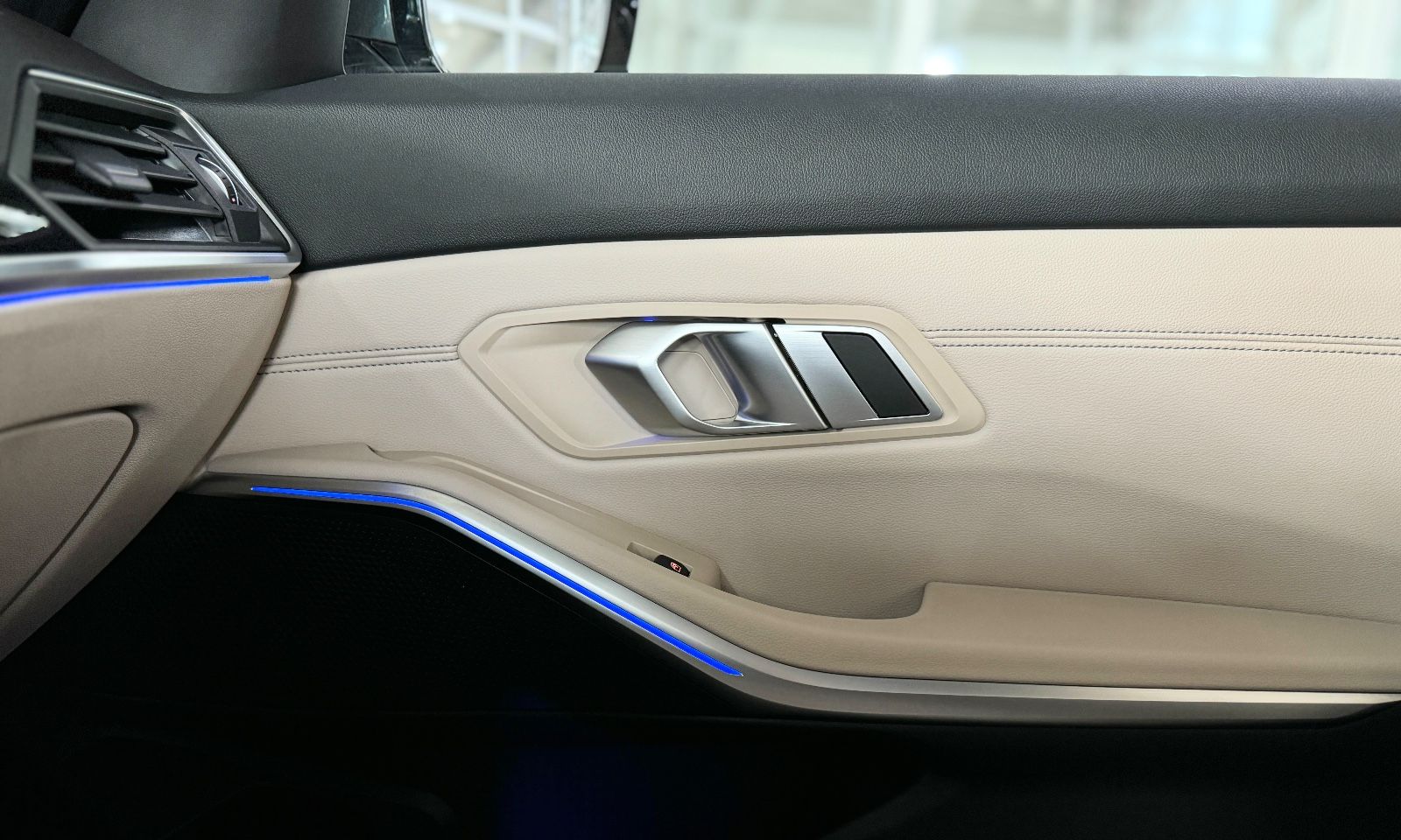Fahrzeugabbildung BMW 330d Luxury Line 360° DAB Lordos Alarm LED Sport
