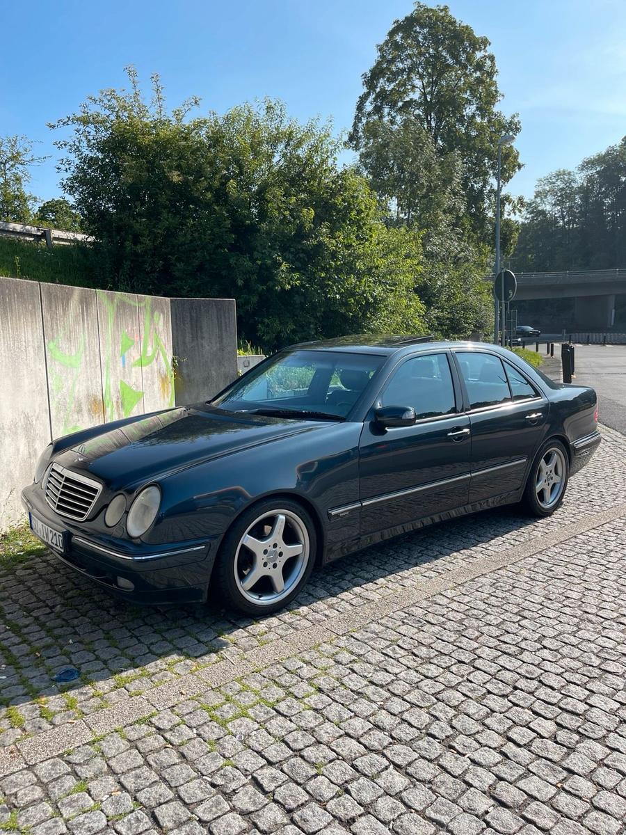 Mercedes-Benz 240
