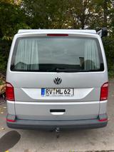 Volkswagen T6 Caravelle - silberne Volkswagen T6 Caravelle