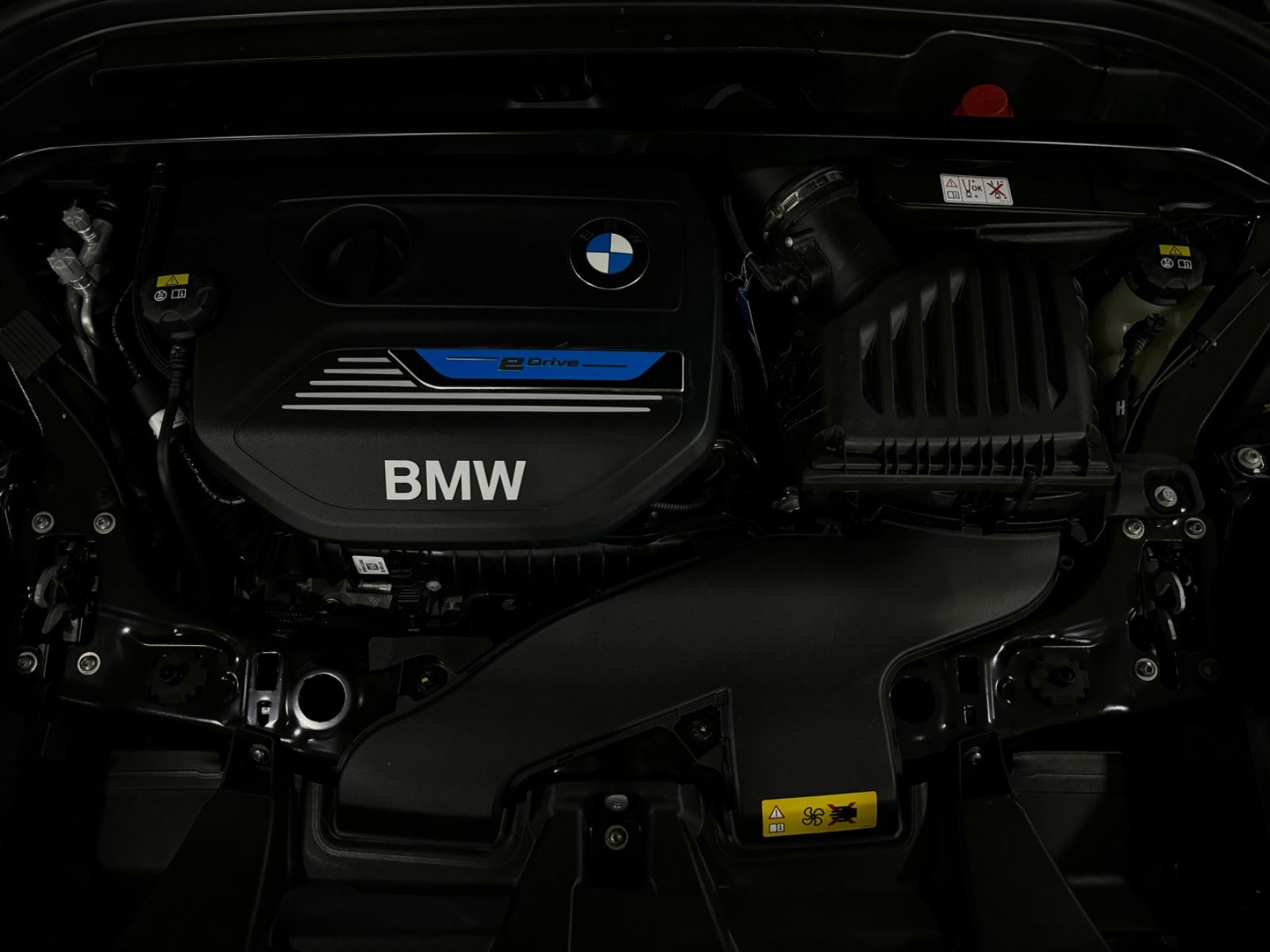 Fahrzeugabbildung BMW X1 xD25e Advantage DAB Lordos Navigation PDC