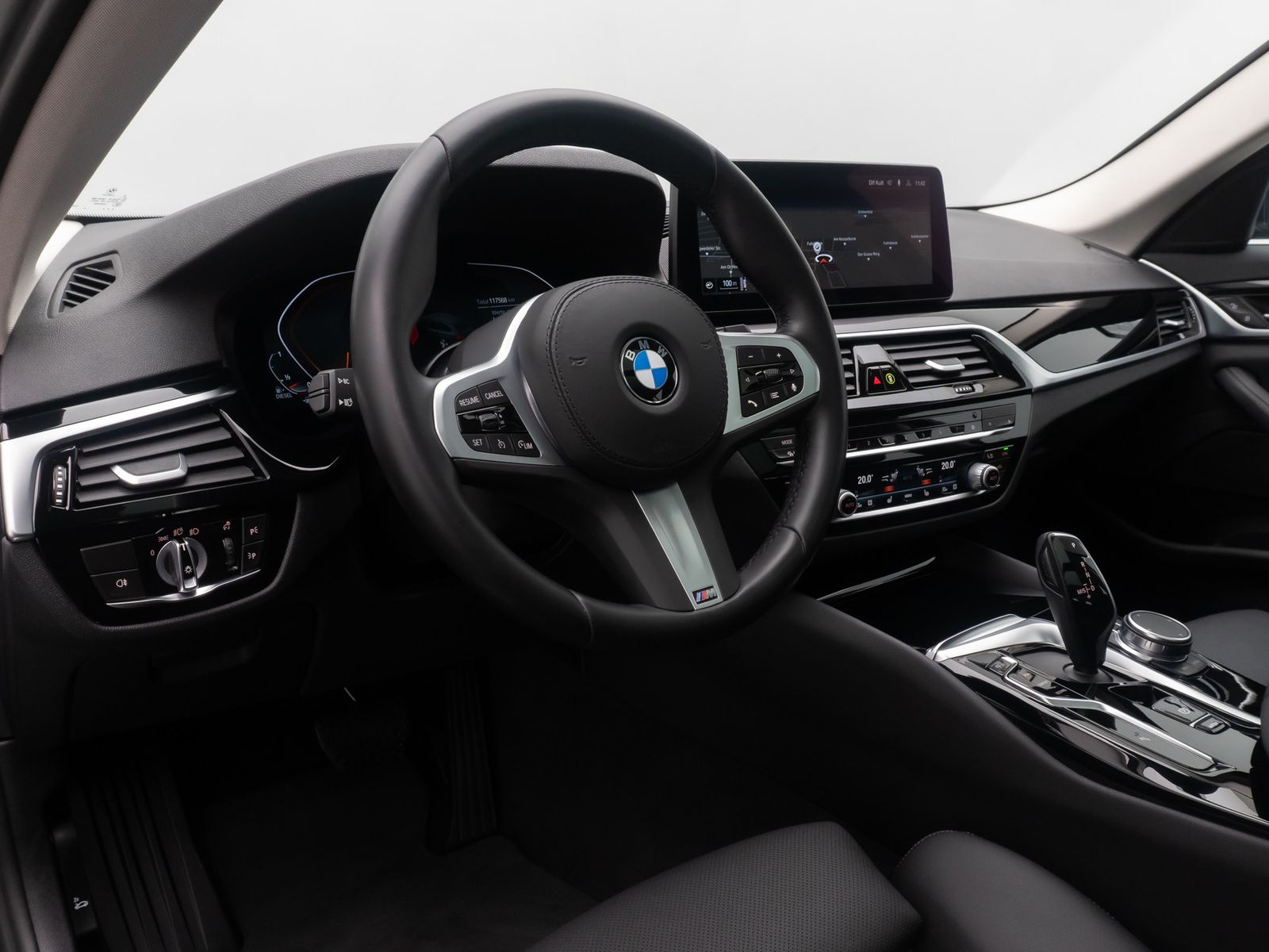 Fahrzeugabbildung BMW 530d Alarm 4xKlima DAB Kamera Panorama Sportsitz