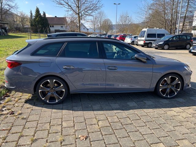 Leon ST VZ 4Drive 2.0l TSI Pano Leder AHK Beats