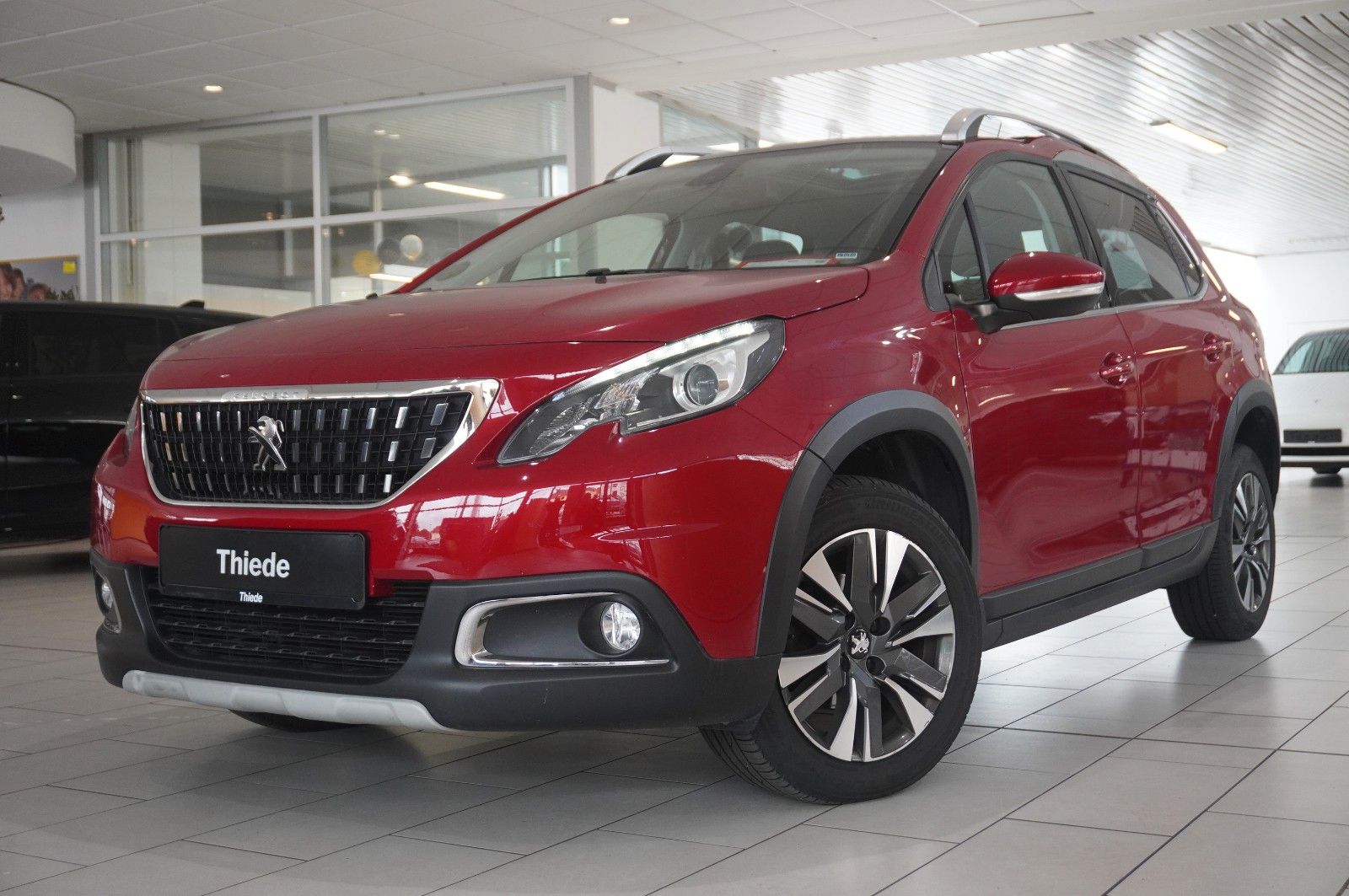 Fahrzeugabbildung Peugeot 2008 1.5D ALLURE NAVI/LED/KAMERA/SHZ/PANO./SPORT