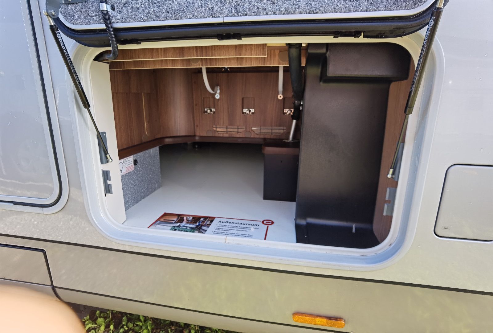 Fahrzeugabbildung Carthago Chic S-Plus I50 LE Längsbetten + Hubbett