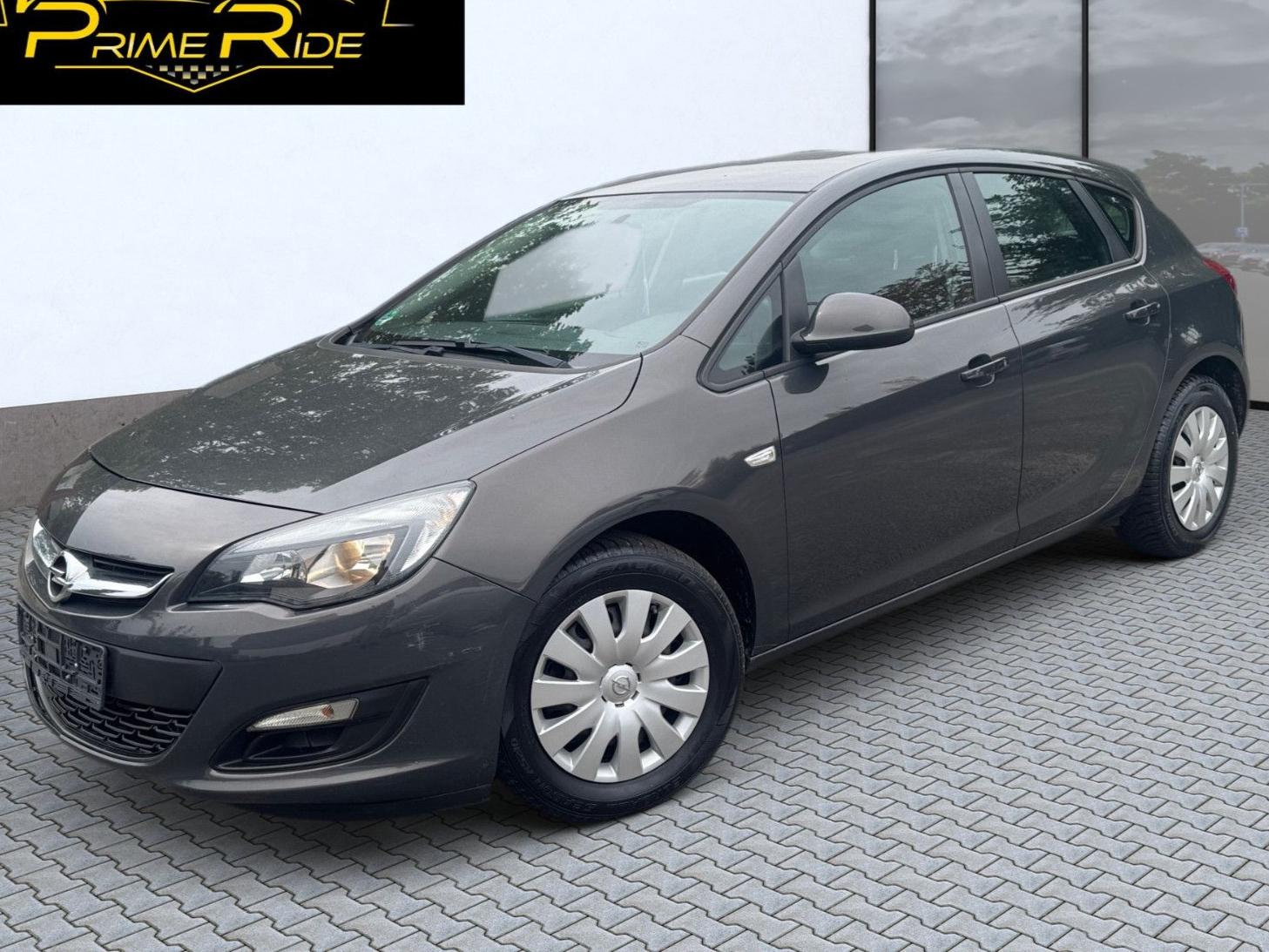 Opel Astra J Lim. 5-trg. Selection