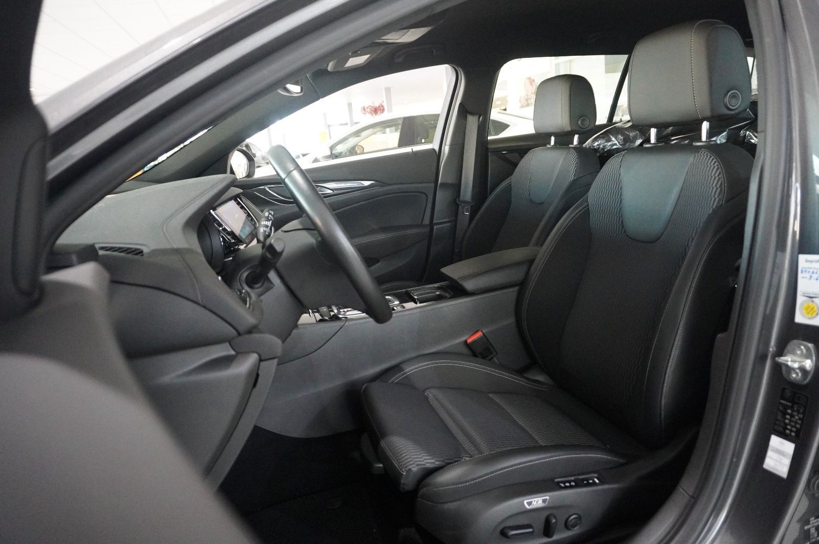 Fahrzeugabbildung Opel Insignia B ST 2.0D BUSINESS NAVI/LED/KAMERA/DAB+